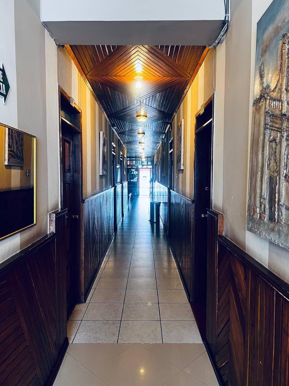 Hotel Metropolitano Loja Bagian luar foto